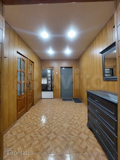 3-к. квартира, 77 м², 1/10 эт.