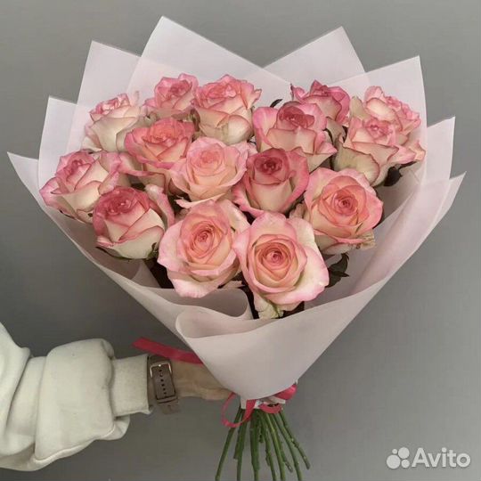 Букет из 15 роз сорта «Джумилия»