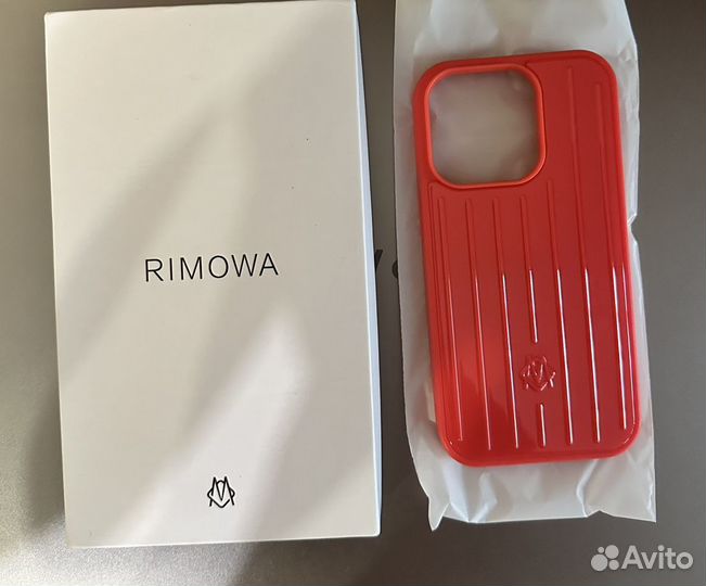 Чехол на iPhone 14 pro rimova