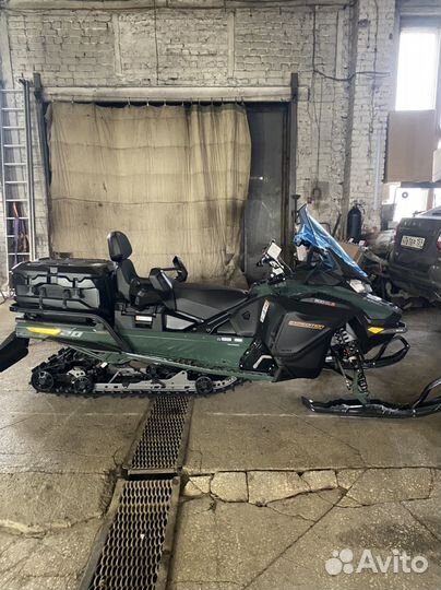 BRP SKI-DOO expedition SE 900 ACE turbo R VIP