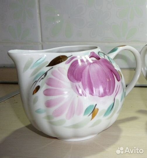 Молочник от сервиза Пионы, Дулево