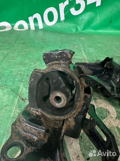 Подушка двигателя toyota auris 1zr-fe 1.6