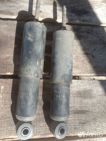 Амортизаторы передние Mitsubishi delica