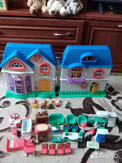 Кукольный домик с мебелью