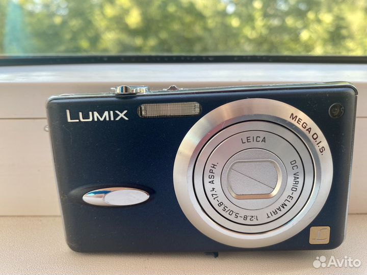 Компактный фотоаппарат lumix