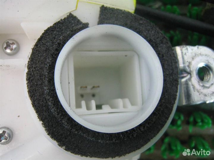 Замок двери задней правой Honda CR-V 3 (RE) 2007