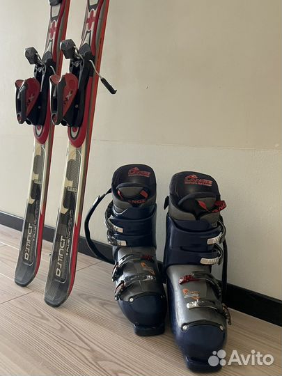 Горные лыжи и ботинки