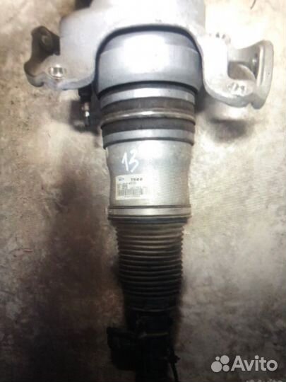 Амортизатор пневмо передний правый Kia Quoris 3.8