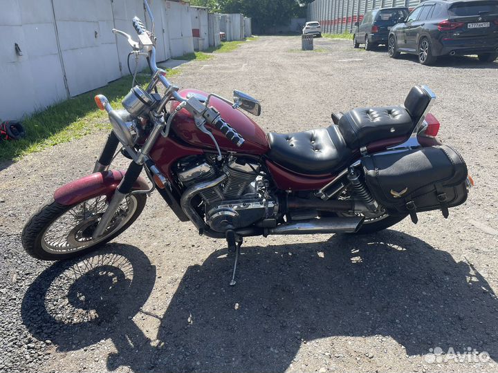 Suzuki intruder vs750