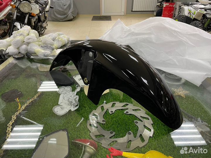 Крыло переднее Yamaha YBR 125 чёрное