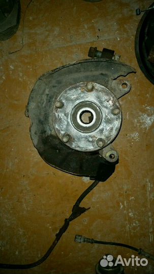 Кулак ступица Toyota Camry SXV10