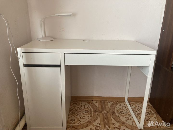 Компьютерный стол IKEA mikke