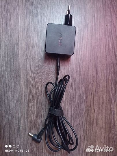 Зарядник ноутбука asus