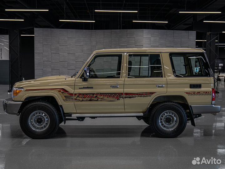 Toyota Land Cruiser 4.0 AT, 2023, 10 км