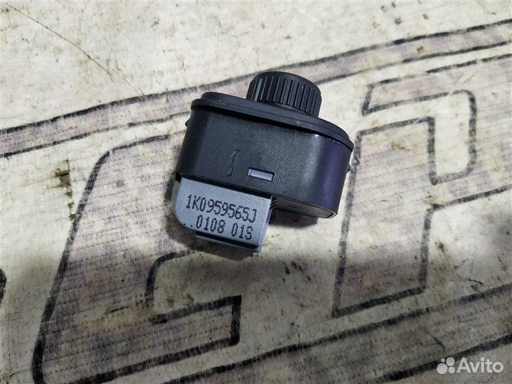 Блок управления зеркалами Volkswagen Passat B6 1.8