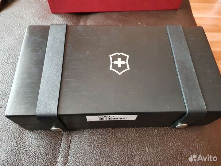 Продам коллекционный нож victorinox