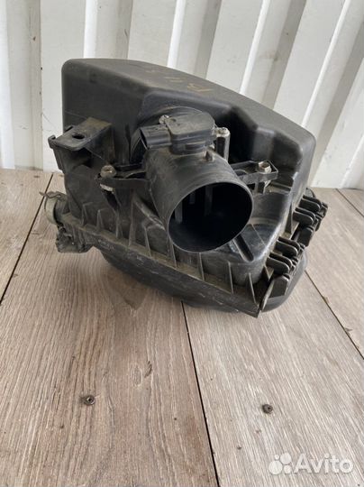 Корпус воздушного фильтра Toyota Auris E150 Аурис