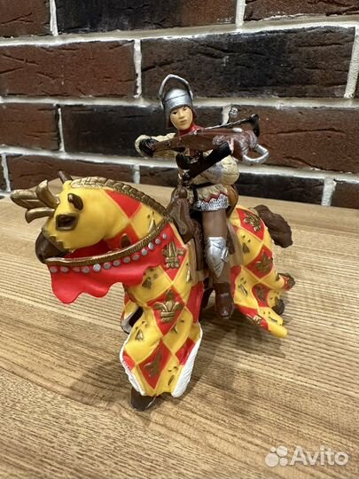 Фигурки рыцарь средневековья на лошади Papo