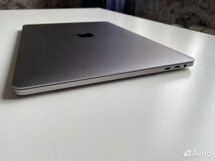 Apple MacBook Pro 13 2019