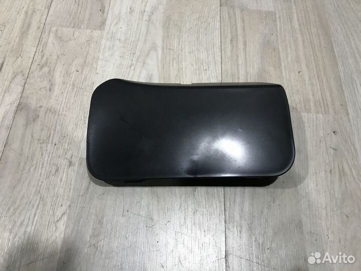 Заглушка буксировочного крюка Nissan terrano D10