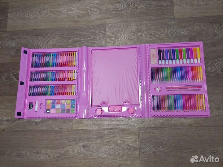 Набор юного художника