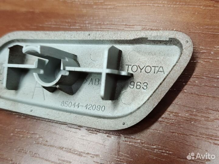 NEW крышка омывателя Rav4 (4) рестаил правая цвет