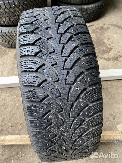 Nokian Tyres Hakkapeliitta 4 215/55 R16