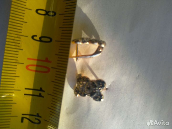 Золотые серьги