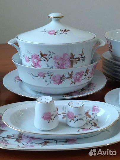 Столовый сервиз новый