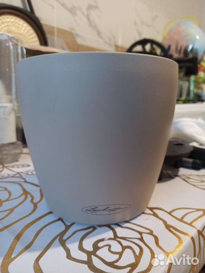 Кашпо с автополивом Lechuza