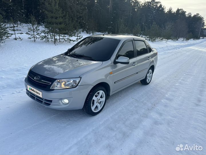 LADA Granta 1.6 МТ, 2012, битый, 187 000 км