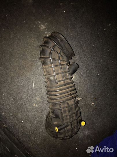 Патрубок впускной ауди 100 