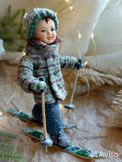 Ватная ёлочная игрушка Мальчик на лыжах