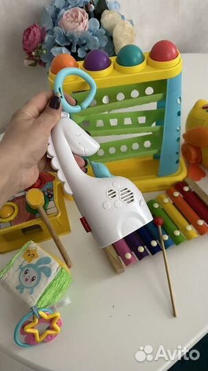 Развивающие игрушки для малышей пакетом