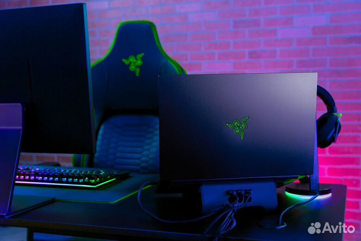 Razer Blade 15 Intel i7-13800H, RTX4060 8GB QHD