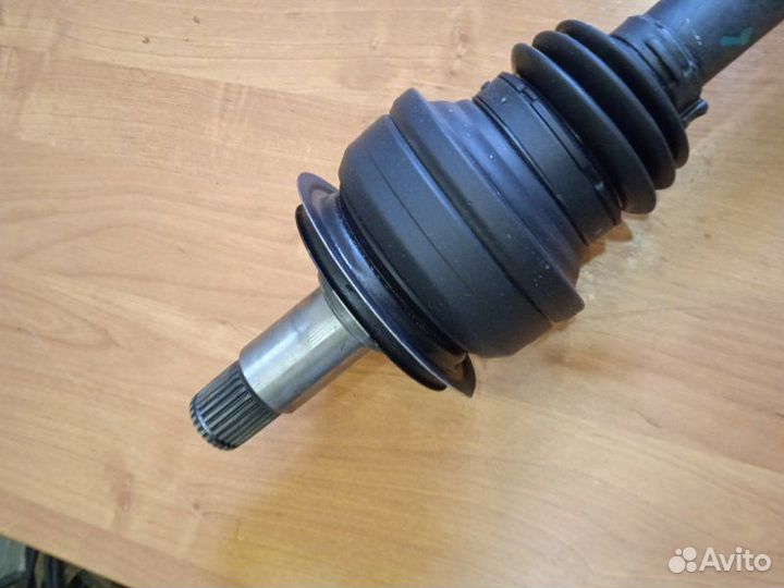 Привод (полуось, приводной вал) задний Mercedes