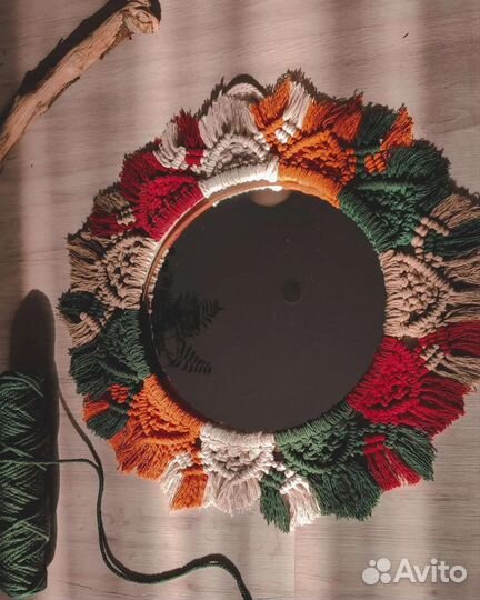 Зеркало в макраме раме