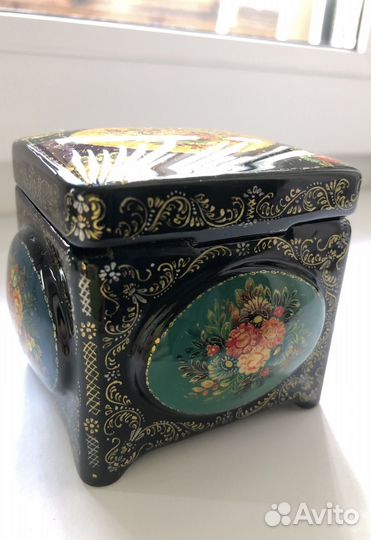 Шкатулка лаковая миниатюра