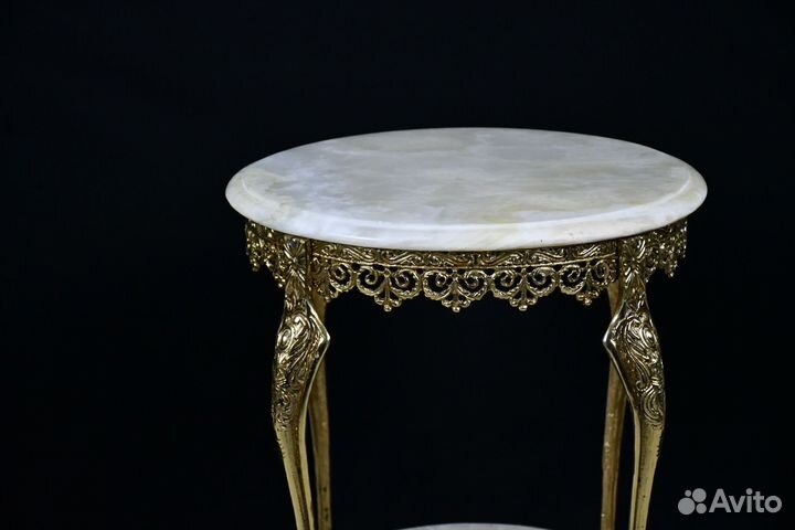 Журнальный столик