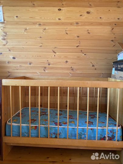 Детская кроватка