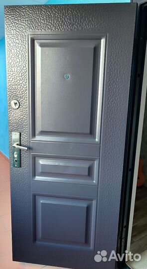 Дверь входная металлическая