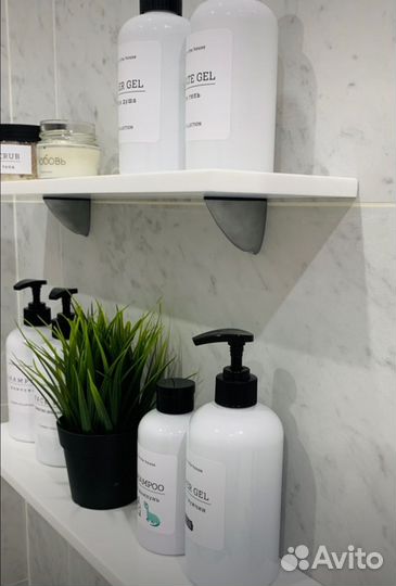 Полка в ванную комнату