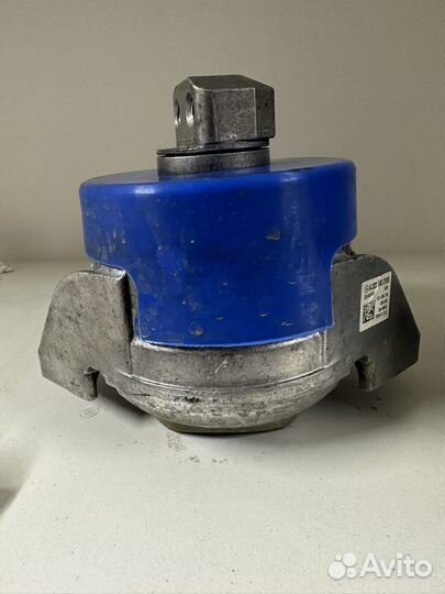 Опора двигателя mercedes w222 Amg