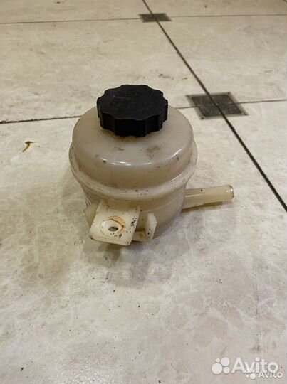 Бачок гур Kia Spectra