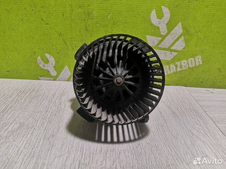 Моторчик печки Пежо 307