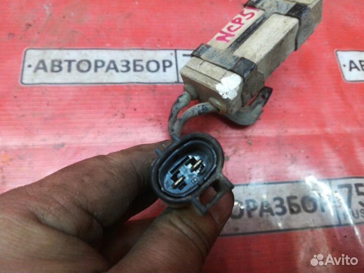Реостат печки Toyota Probox NCP51V 1nzfe 2003