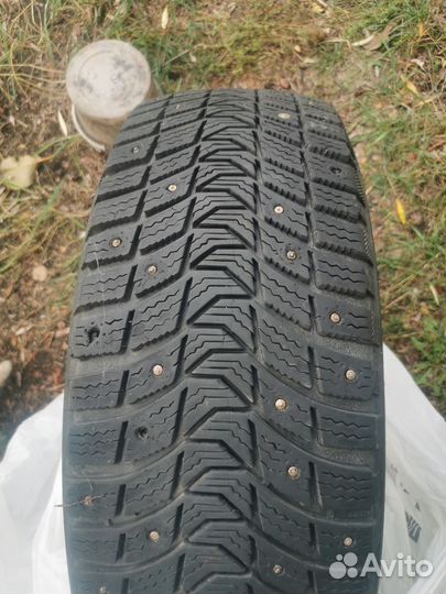 Michelin X-Ice North 3 215/60 R16