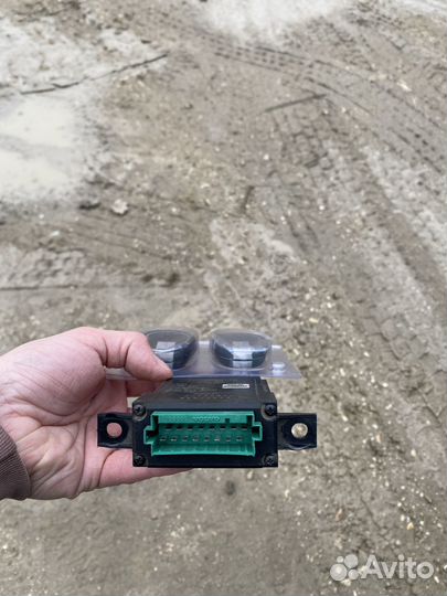 Блок управления центральным замком Volvo