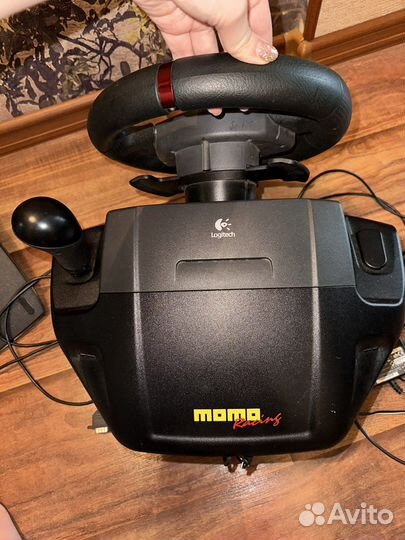 Игровой руль Logitech momo Racing с педалями