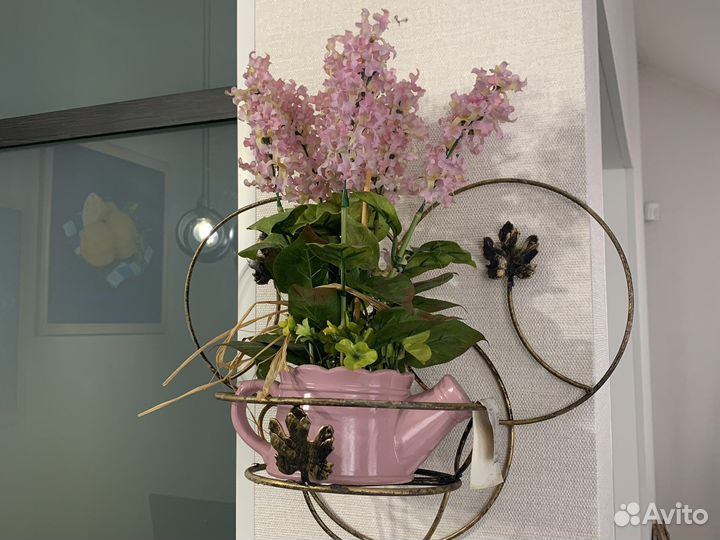 Подставка для цветов настенная